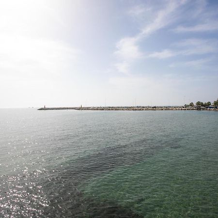Palmove Luxurious Beachfront Apt لارنكا المظهر الخارجي الصورة