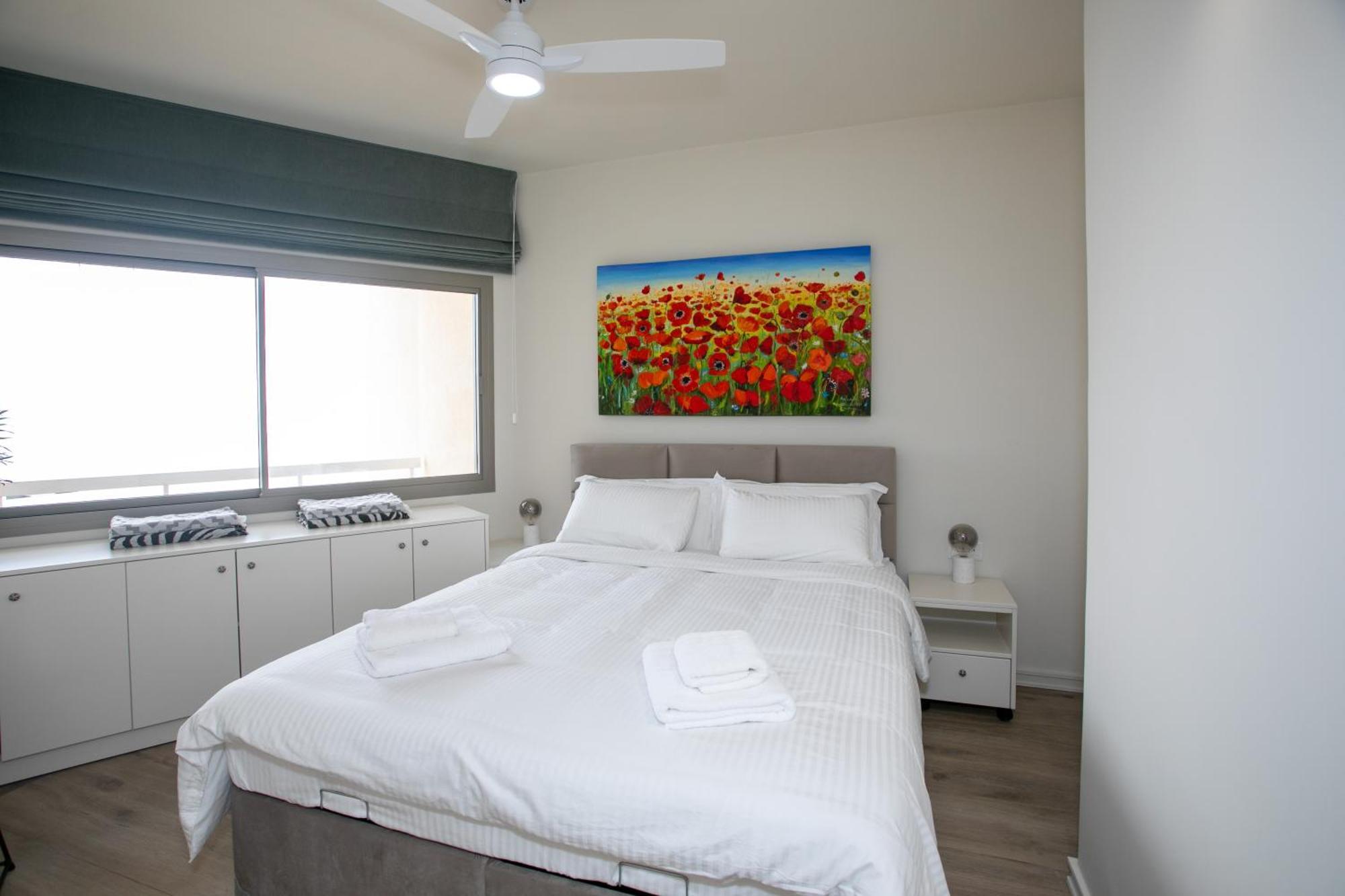 Palmove Luxurious Beachfront Apt لارنكا المظهر الخارجي الصورة
