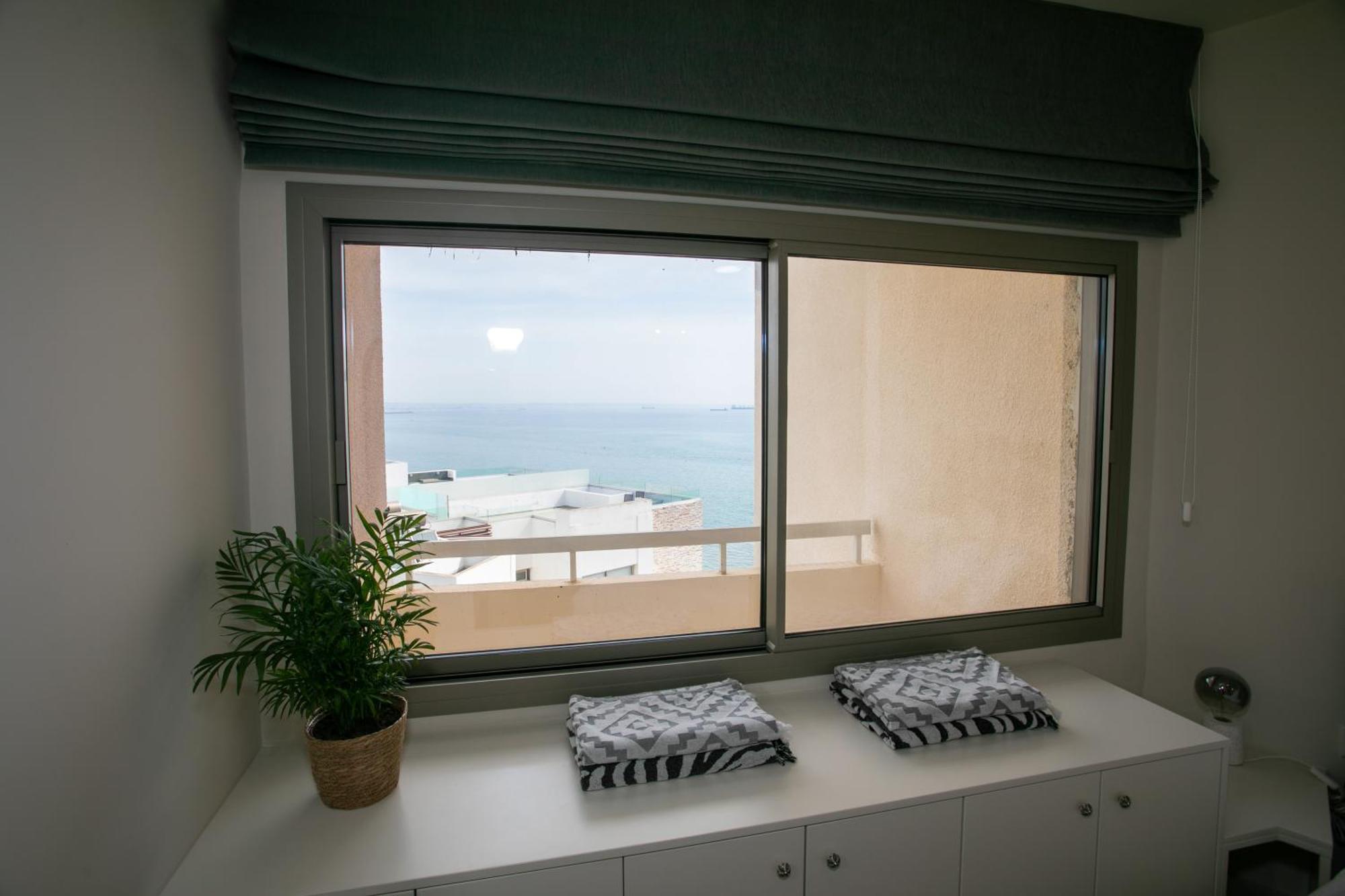 Palmove Luxurious Beachfront Apt لارنكا المظهر الخارجي الصورة