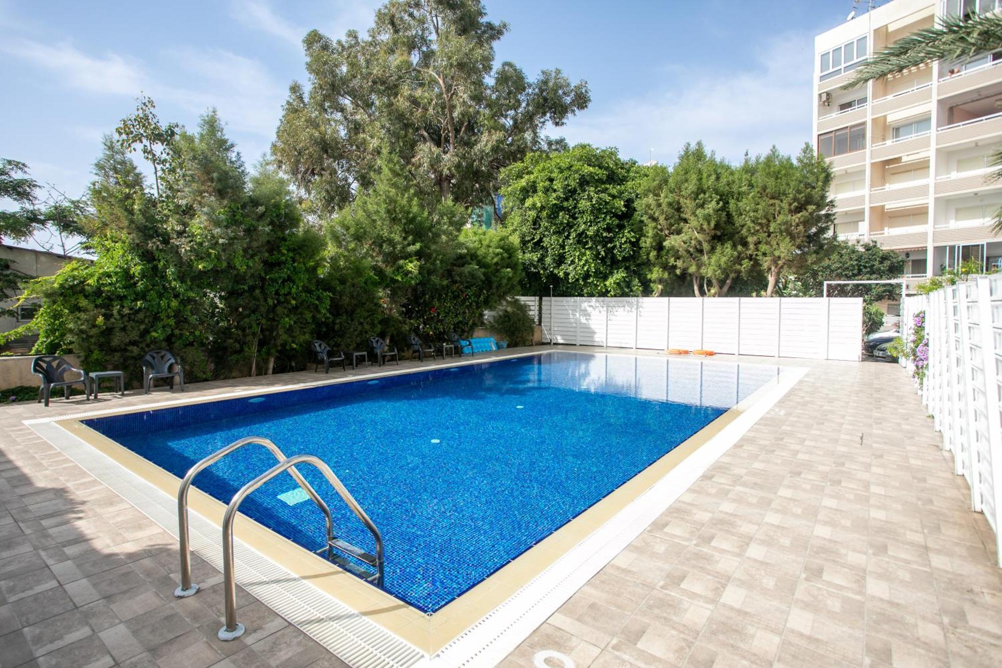 Palmove Luxurious Beachfront Apt لارنكا المظهر الخارجي الصورة